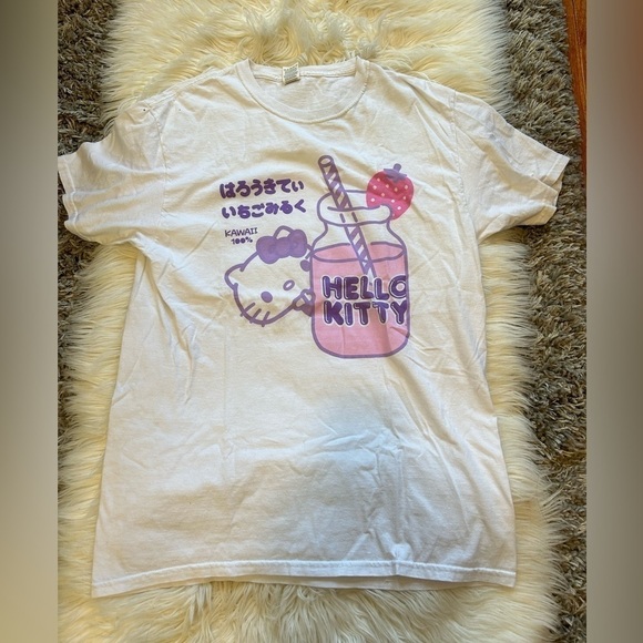 White hello kitty top - Picture 1 of 1
